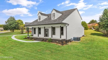 441 Dairy Ln, Lenoir City, TN 37772