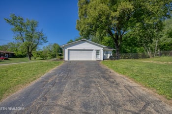 441 E Kingsgate Rd, Farragut, TN 37934