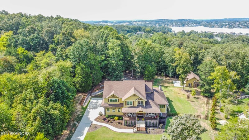 441 Timberhead Ln, Louisville, TN 37777