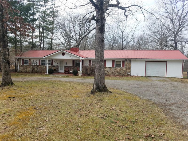441 Tom Welch Rd, Crossville, TN 38571