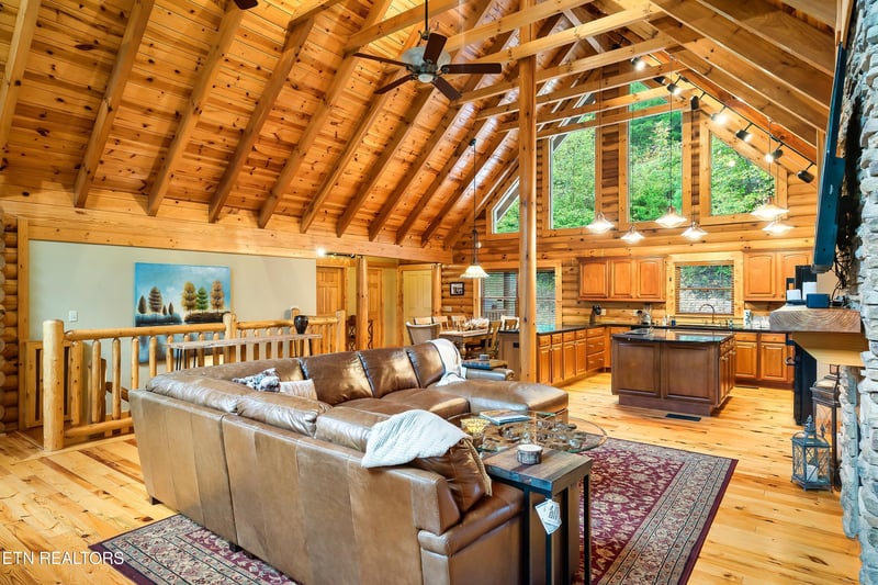 4410 Whetstone Rd, Sevierville, TN 37862