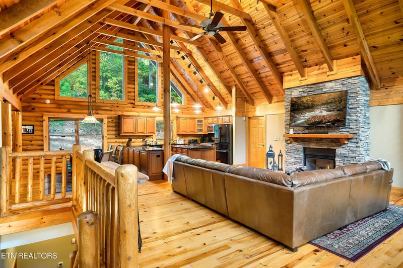 4410 Whetstone Rd, Sevierville, TN 37862