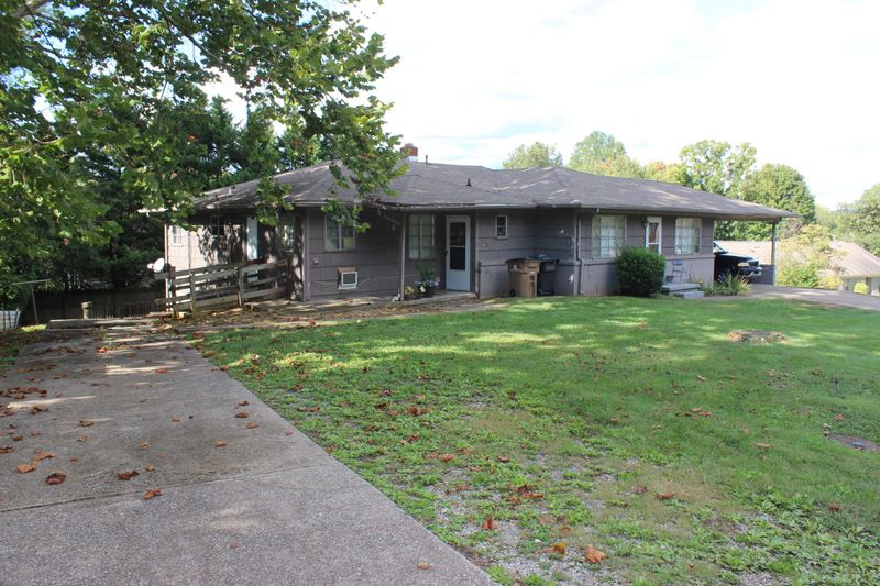 4411 Bruhin Rd, Knoxville, TN 37912