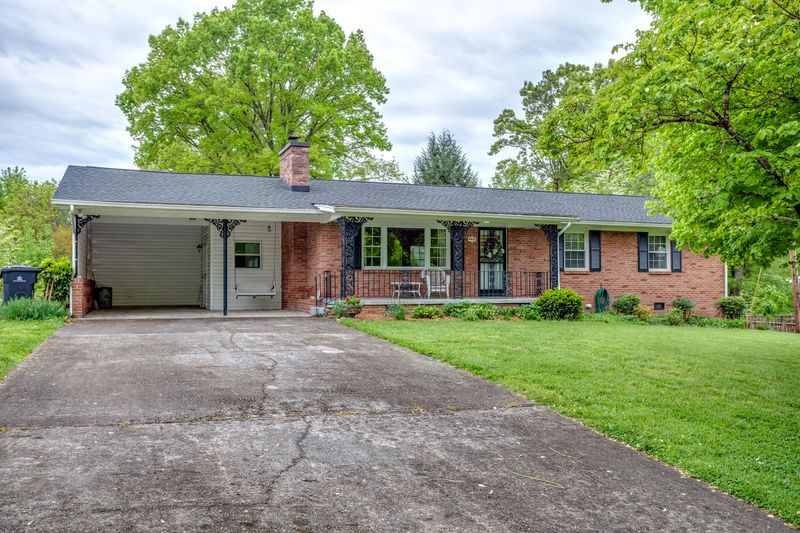 4412 Deerfield Rd, Knoxville, TN 37921