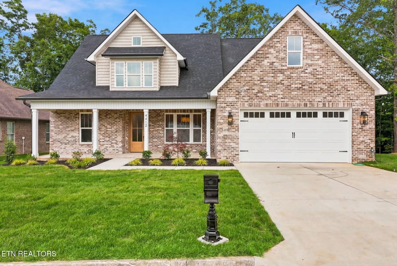4412 Redrock Ln, Knoxville, TN 37938