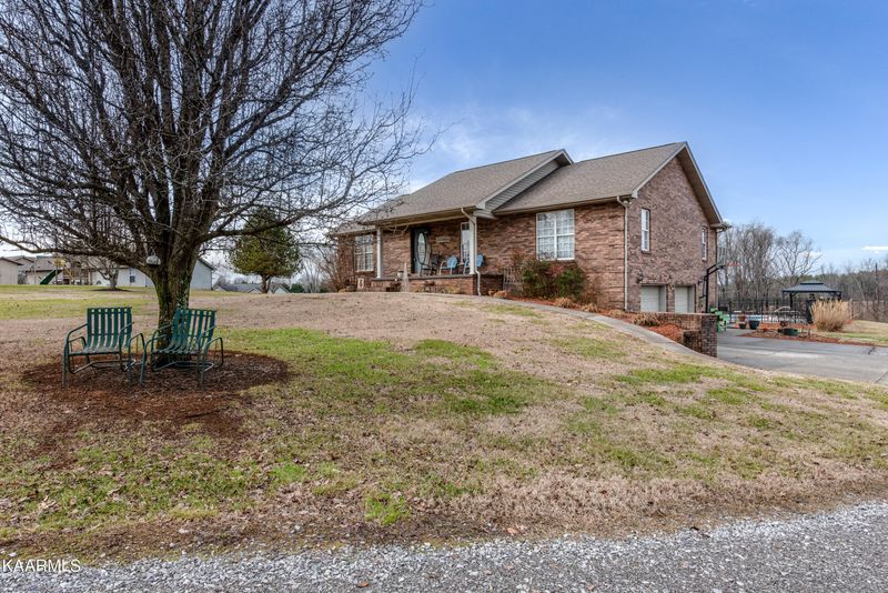 4417 Bart Giffin Rd, Maryville, TN 37803