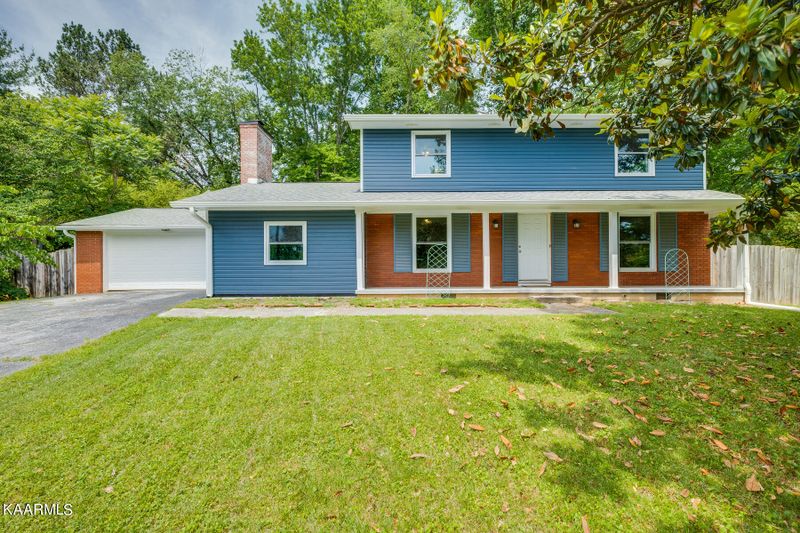 4417 Deerfield Rd, Knoxville, TN 37921