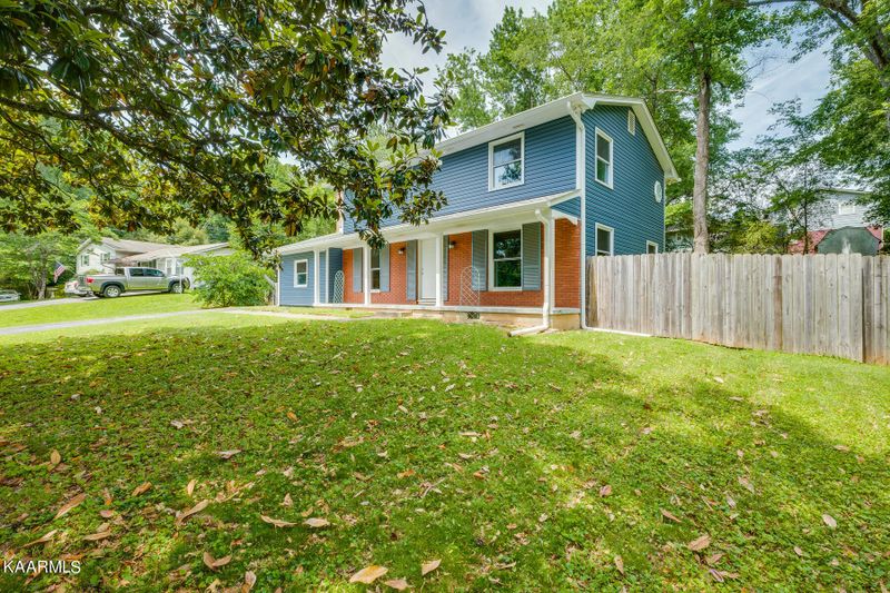4417 Deerfield Rd, Knoxville, TN 37921