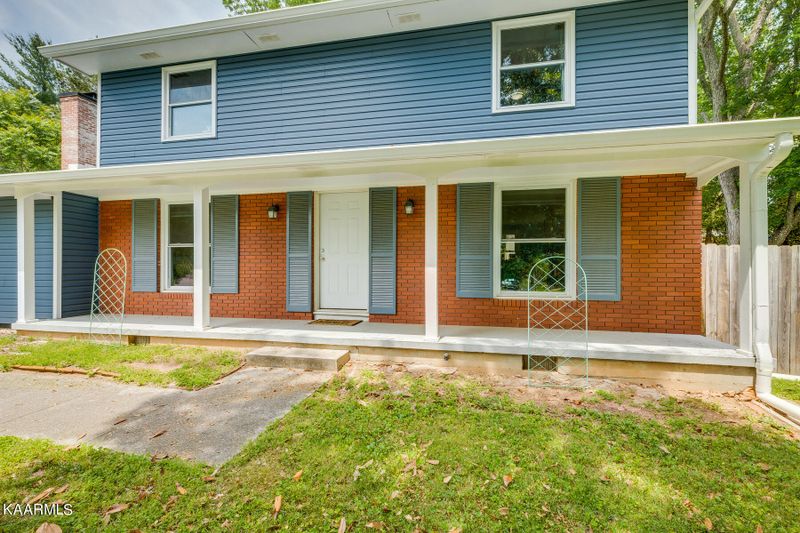 4417 Deerfield Rd, Knoxville, TN 37921