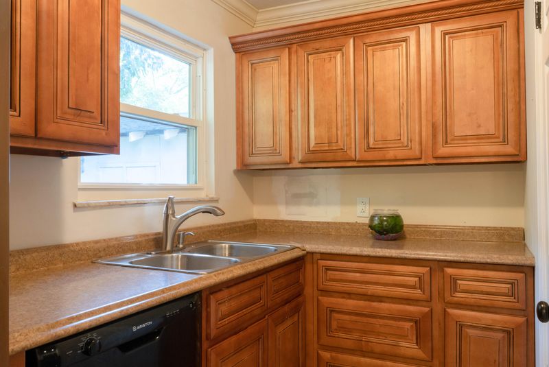 4418 Sullivan Rd, Knoxville, TN 37921