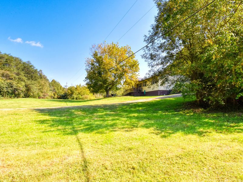 442 Highway 370, Luttrell, TN 37779