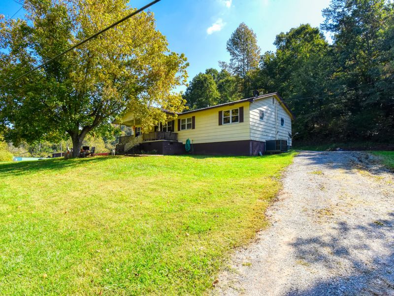 442 Highway 370, Luttrell, TN 37779
