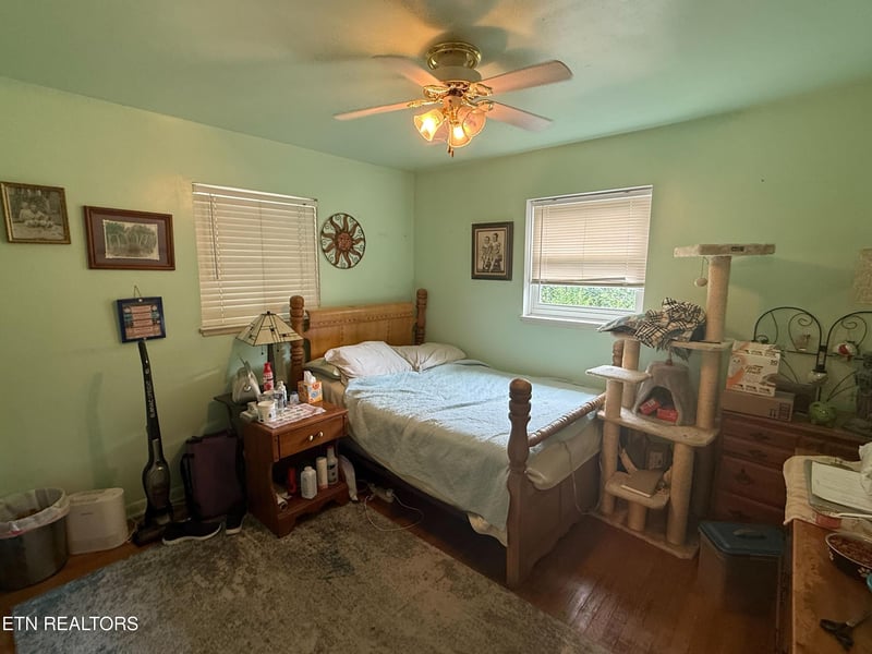 442 Robertsville Rd, Oak Ridge, TN 37830