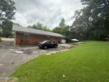442 Robertsville Rd, Oak Ridge, TN 37830