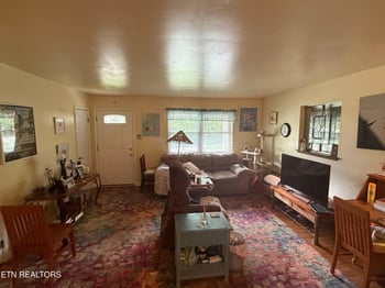442 Robertsville Rd, Oak Ridge, TN 37830