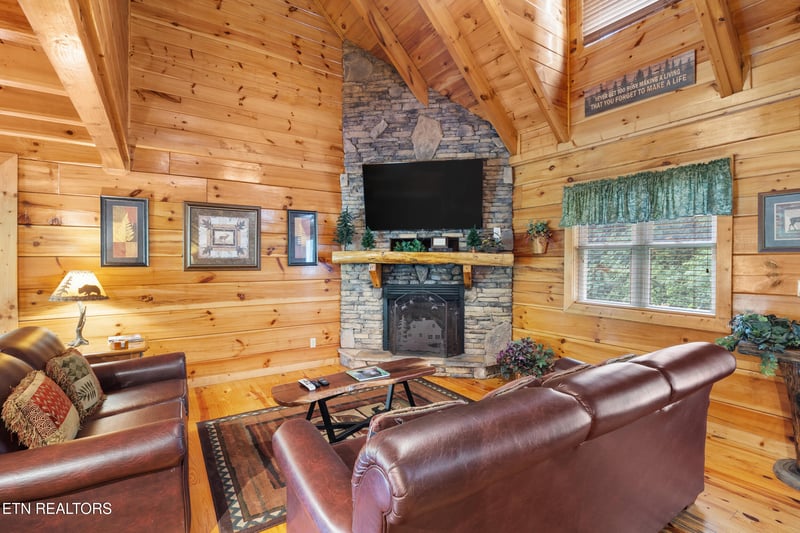 4420 Shangrila Way, Sevierville, TN 37876