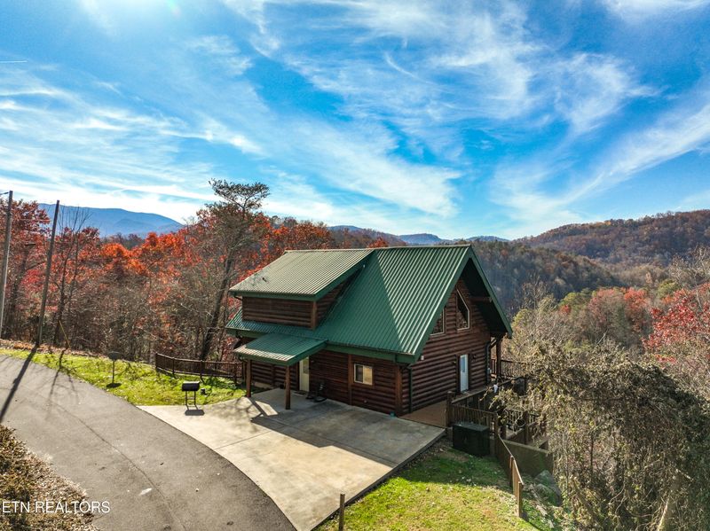 4430 New Pioneer Trl Tr, Pigeon Forge, TN 37863
