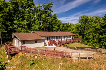 4431 Deer Run Dr, Louisville, TN 37777