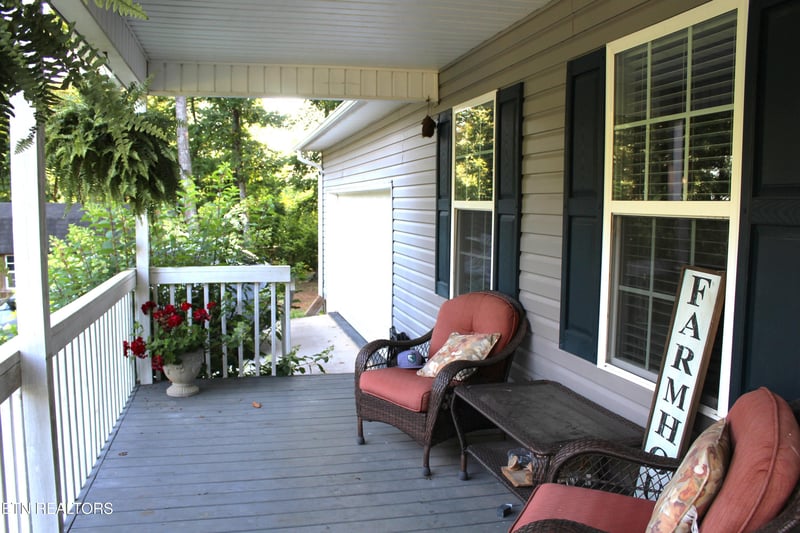 4433 Unitia Rd, Lenoir City, TN 37772
