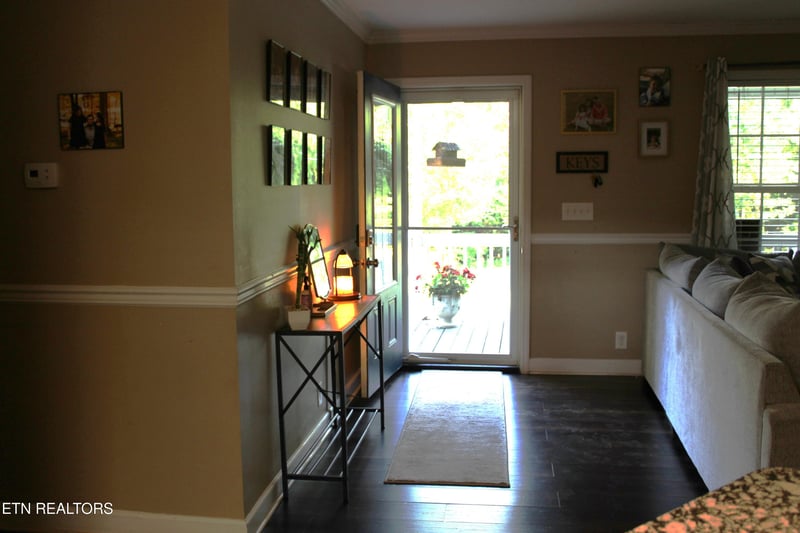 4433 Unitia Rd, Lenoir City, TN 37772