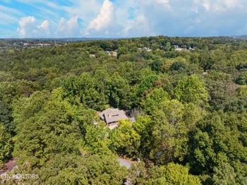 4434 Oakhurst Dr, Louisville, TN 37777