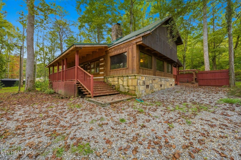 4438 E Scenic Dr, Gatlinburg, TN 37738