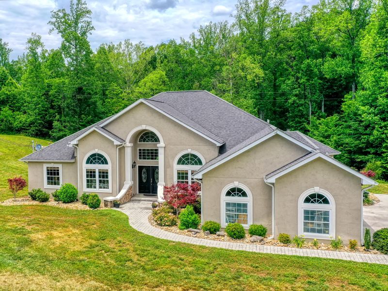 444 E Wolf Valley Rd, Heiskell, TN 37754