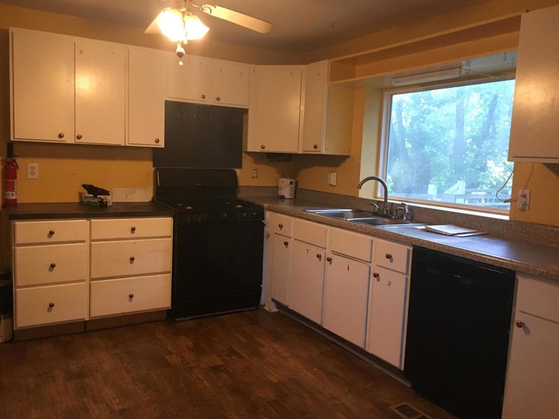 444 Jarnigan St, Clinton, TN 37716