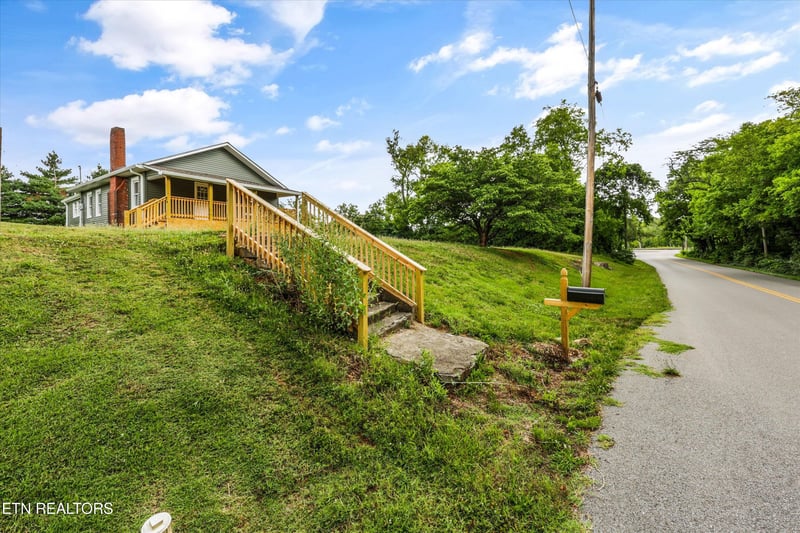 444 Louisville Rd, Alcoa, TN 37701