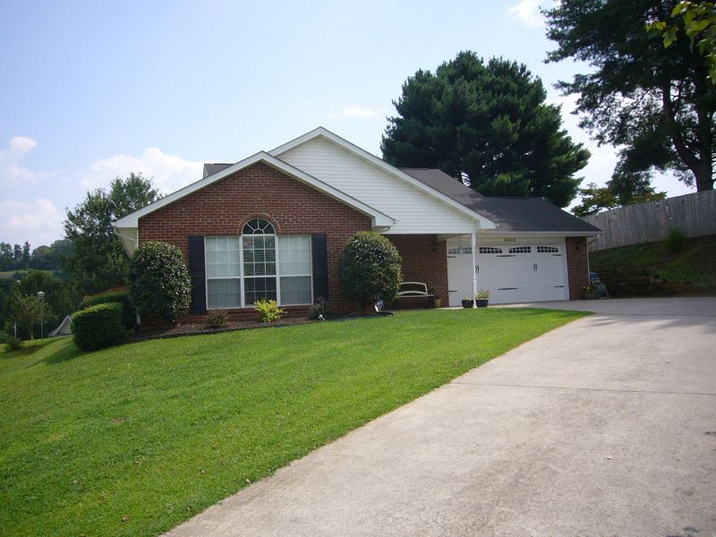 4444 Bart Giffin Rd, Maryville, TN 37803