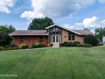 4445 Scenic Dr, Lenoir City, TN 37772