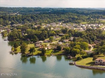 4445 Scenic Dr, Lenoir City, TN 37772