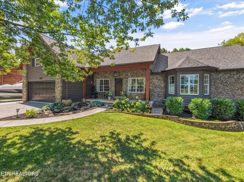 4449 Wonderland Dr, Louisville, TN 37777