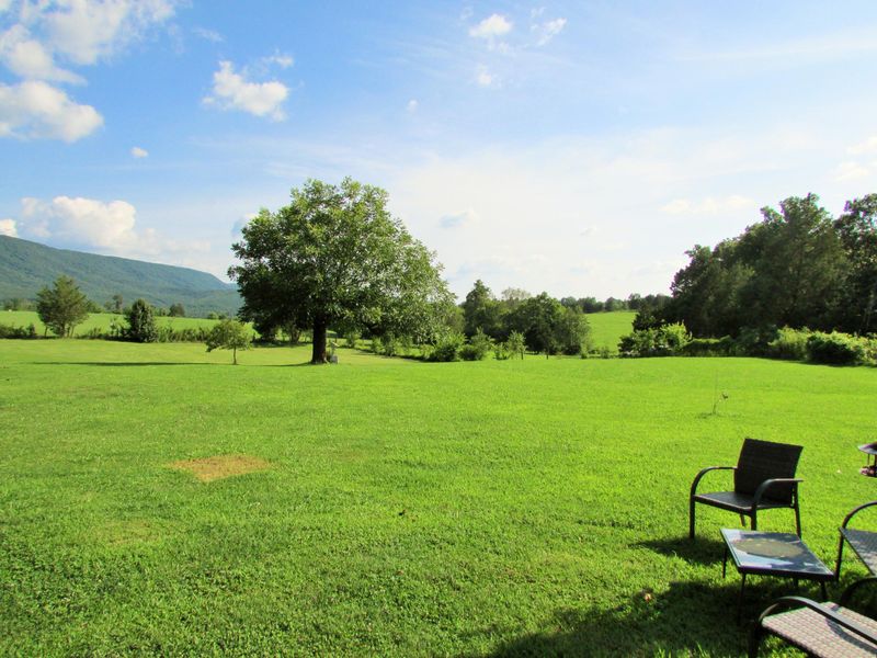 445 County Road 890, Etowah, TN 37331