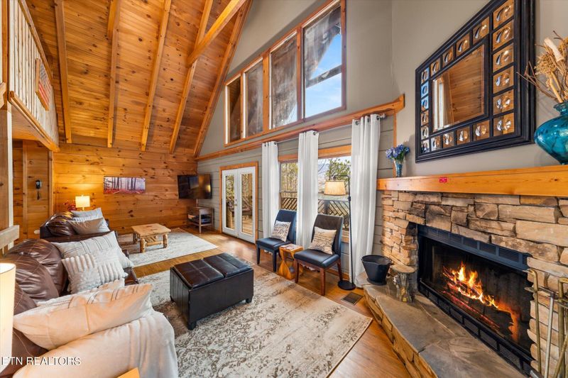 445 Judy Top Ln, Sevierville, TN 37876
