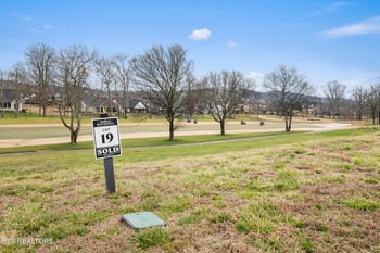 445 Mockingbird Ln, Loudon, TN 37774