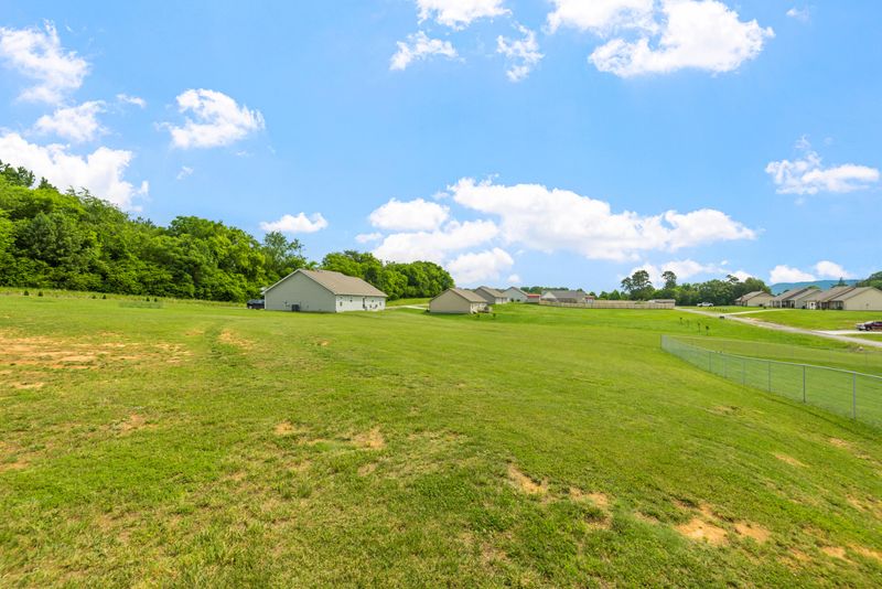 445 Patterson Rd, Walland, TN 37886