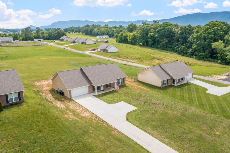 445 Patterson Rd, Walland, TN 37886