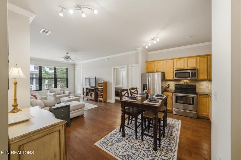 445 W Blount Ave #221, Knoxville, TN 37920