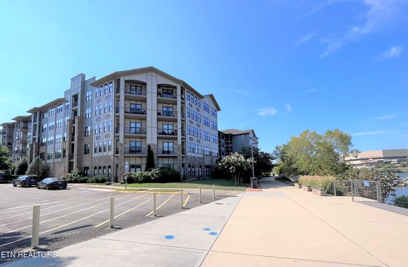 445 W Blount Ave #517, Knoxville, TN 37920