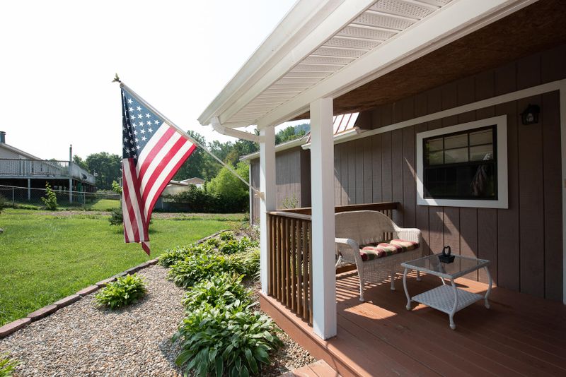 4450 Buffalo Rd, Oneida, TN 37841