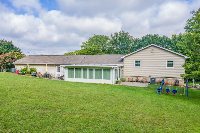 4450 Stapleton Rd, Morristown, TN 37813