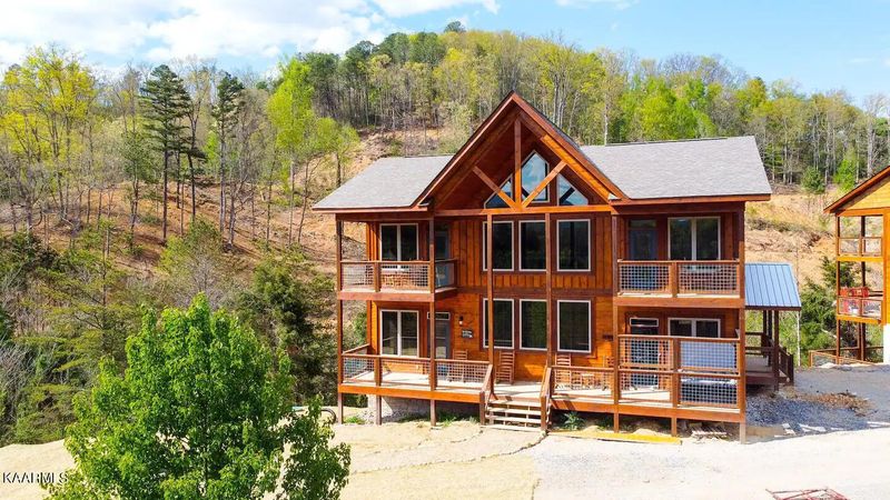 4451 Shangrila Way, Sevierville, TN 37876