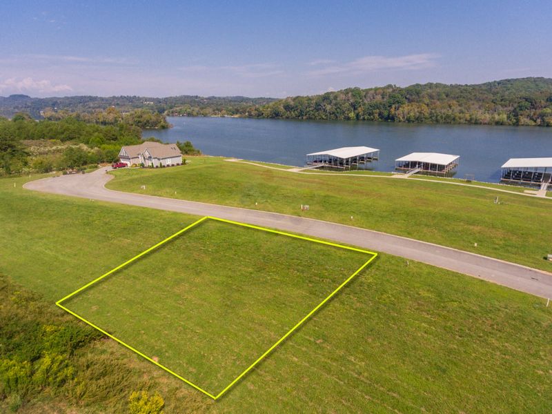 446 Charleston Lighthouse, Loudon, TN 37774