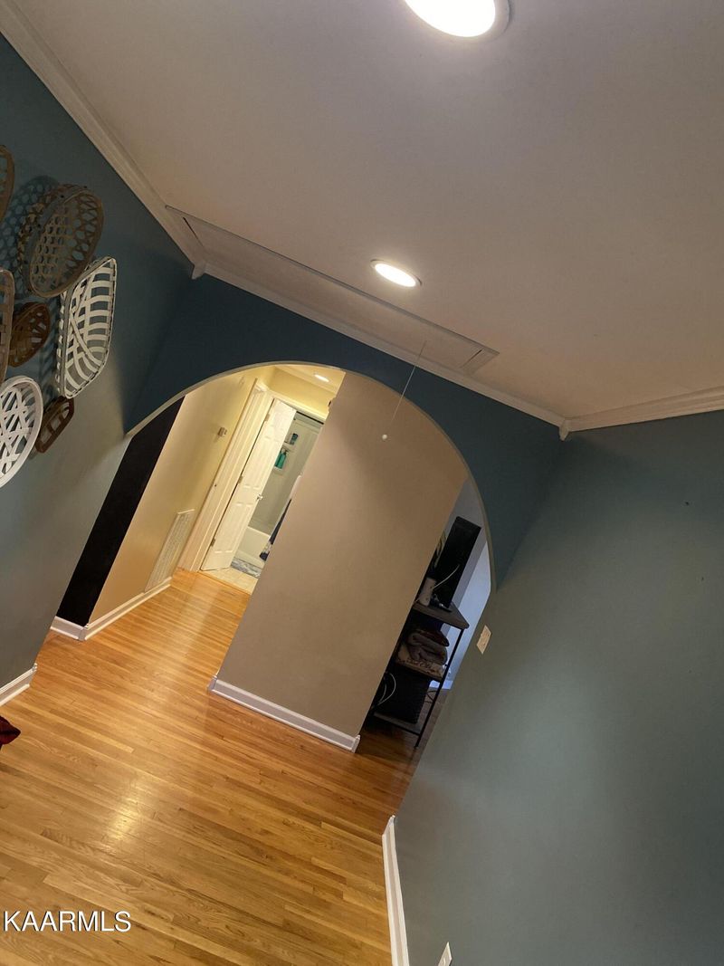 446 S Douglas Ave, Rockwood, TN 37854