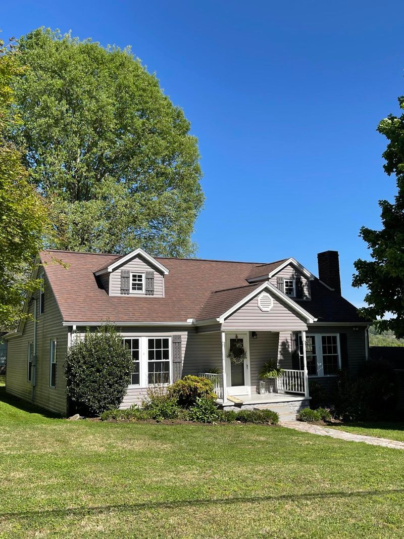 446 Sinking Springs Rd, Clinton, TN 37716