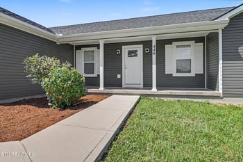 446 Stanley Hood Rd, Crossville, TN 38571