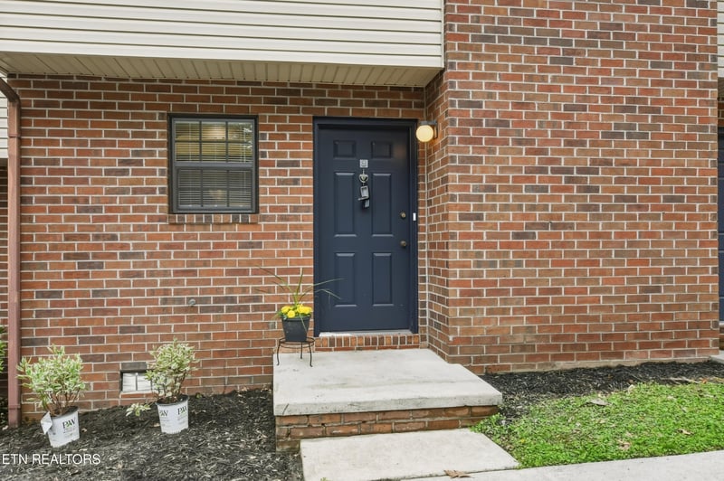 446 Tammy Dr #8, Powell, TN 37849