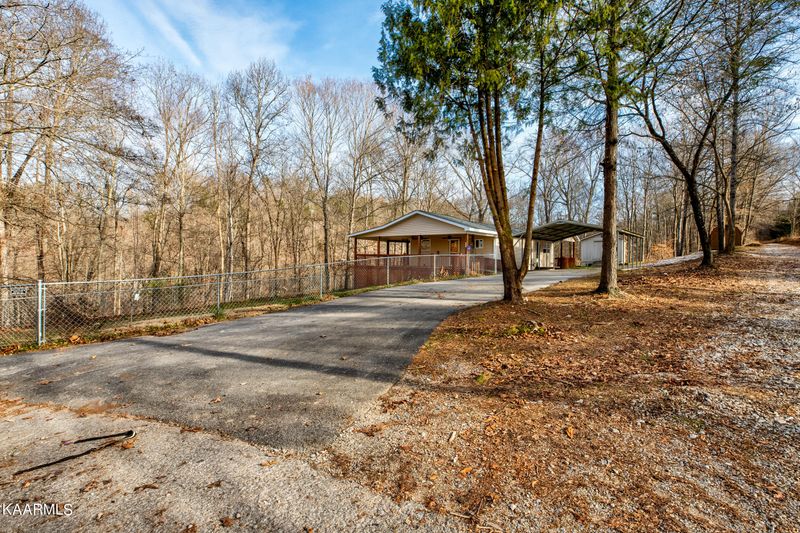 447 Vinsant Estates Dr, Jacksboro, TN 37757