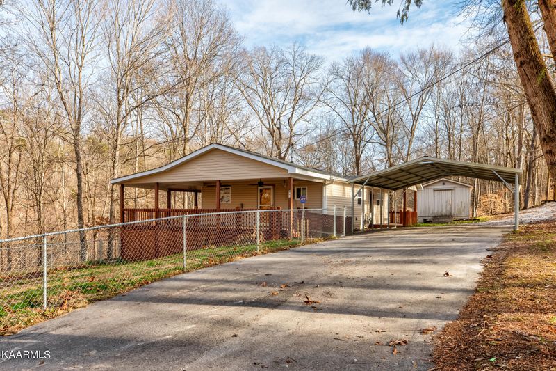 447 Vinsant Estates Dr, Jacksboro, TN 37757
